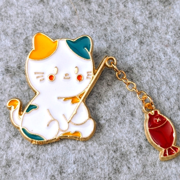 Fishing Cat Pin (catfish?) Enamel Lapel Brooch - Picture 1 of 3
